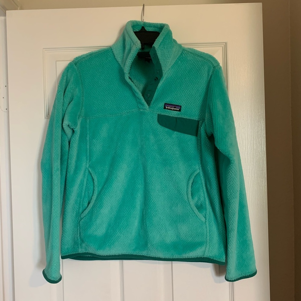Beautiful teal Patagonia pullover